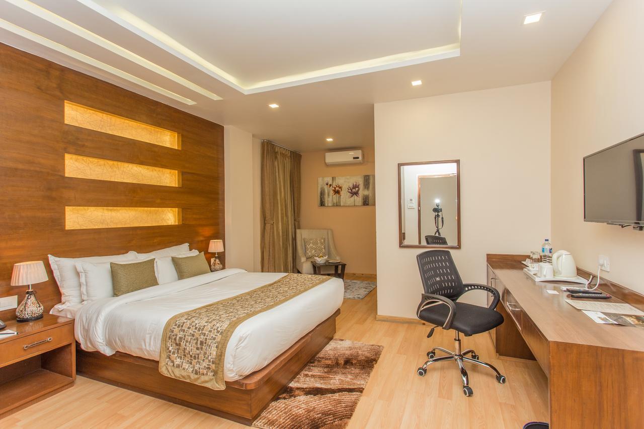 Yatri Suites&Spa Kathmandu Exterior foto